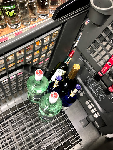 Liquor Store «Bayway World of Liquors», reviews and photos, 639 Bayway, Elizabeth, NJ 07202, USA