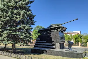 Tank on Komsomolskaya Square image