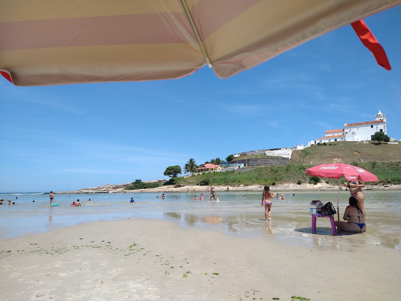 Foto van Praia da Barrinha met licht groen water oppervlakte