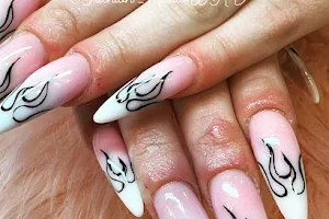 Fashion Nails image