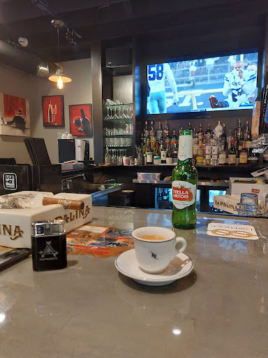 Cigar Shop «Cigar Room 2», reviews and photos, 378 Walnut St Ext, Agawam, MA 01001, USA