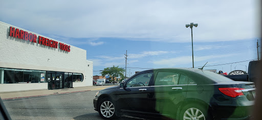 Hardware Store «Harbor Freight Tools», reviews and photos, 32706 John R Rd, Madison Heights, MI 48071, USA