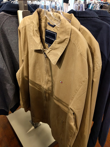 Shopping Mall «Johnson Creek Premium Outlets», reviews and photos, 575 Linmar Ln, Johnson Creek, WI 53038, USA