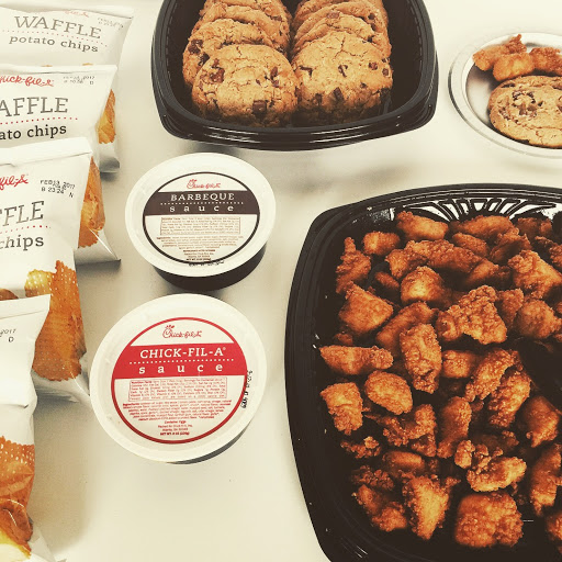 Fast Food Restaurant «Chick-fil-A», reviews and photos, 17365 Chesterfield Airport Rd, Chesterfield, MO 63005, USA