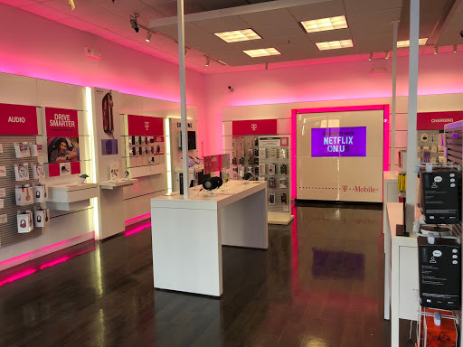 Cell Phone Store «T-Mobile», reviews and photos, 1210 9th Ave, San Francisco, CA 94122, USA