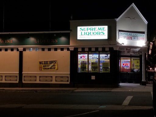 Liquor Store «Wollaston Supreme Liquors», reviews and photos, 615 Hancock St, Quincy, MA 02170, USA