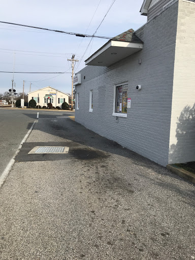 Wine Store «La Plata Liquors», reviews and photos, 503 Charles St, La Plata, MD 20646, USA