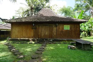 Center Samadhiyukti Forest Island - Bali Usada image