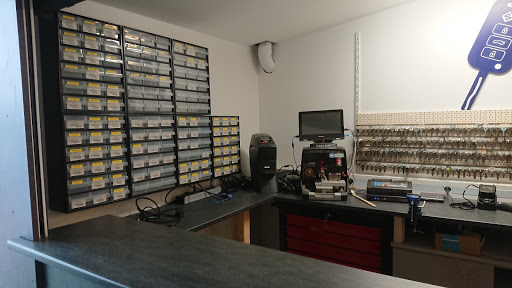 Photo 1 - GARAGE PRESTAFORMAUTO