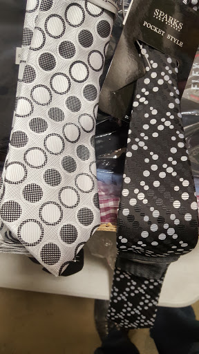 Clothing Store «K&G Fashion Superstore», reviews and photos, 3020 E 9th St, Oakland, CA 94601, USA