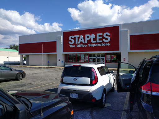 Office Supply Store «Staples», reviews and photos, 5950 Mayfield Rd, Mayfield Heights, OH 44124, USA