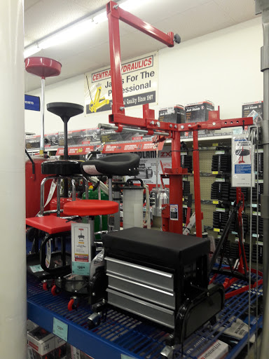 Hardware Store «Harbor Freight Tools», reviews and photos, 3050 N Josey Ln #106, Carrollton, TX 75007, USA
