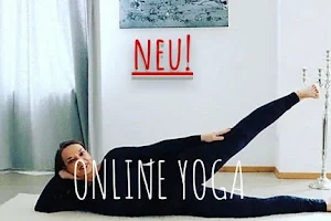 Esslingen Yoga - Bettina Raisch image