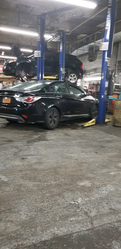 Auto Repair Shop «Midtown Center Auto Repair & Body Shop», reviews and photos, 537 W 38th St, New York, NY 10018, USA