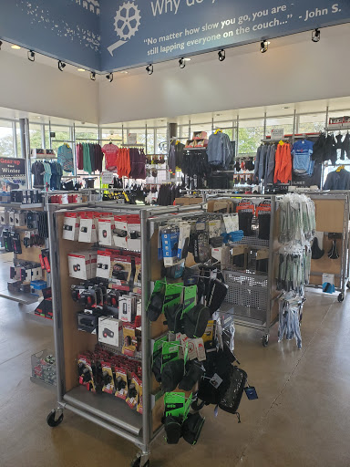 Bicycle Store «Bike Barn - Westchase», reviews and photos, 11105 Westheimer Rd, Houston, TX 77042, USA