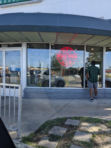 Donut Shop «Krispy Kreme», reviews and photos, 4910 W Broad St, Richmond, VA 23230, USA