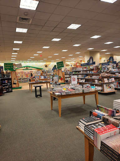 Book Store «Barnes & Noble», reviews and photos, 131 Colonie Center #355, Albany, NY 12205, USA
