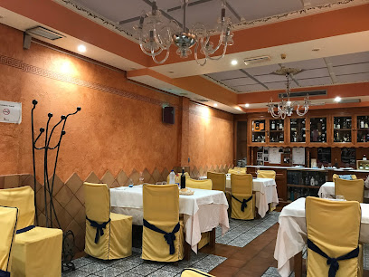 Restaurante El Ruedo II - Pl. Mayor, 1, 24320 Sahagún, León, Spain