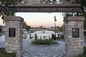 Gateway Harbour image