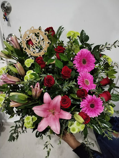 Floreria days&Rous florería en  en la zona Bosques 1ra