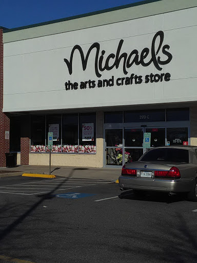 Shopping Mall «Coliseum Crossing Shopping Center», reviews and photos, 91 Coliseum Crossing, Hampton, VA 23666, USA