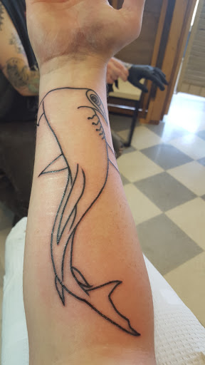 Tattoo Shop «Sea Dog Tattoo», reviews and photos, 1640 NE Hwy 101, Lincoln City, OR 97367, USA