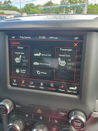 Used Car Dealer «Bluebonnet Chrysler Dodge», reviews and photos, 547 S Seguin Ave, New Braunfels, TX 78130, USA