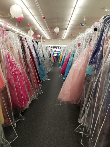 Bridal Shop «Bride To Be Consignment», reviews and photos, 8925 Penn Ave S, Bloomington, MN 55431, USA