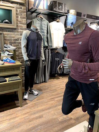 Shoe Store «New Balance Portland», reviews and photos, 7385 SW Bridgeport Rd, Tigard, OR 97224, USA