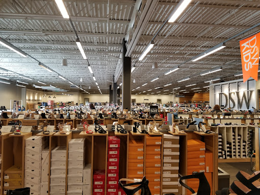Shoe Store «DSW Designer Shoe Warehouse», reviews and photos, 1885 County Rd D E, Maplewood, MN 55109, USA