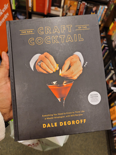 Book Store «Barnes & Noble Booksellers», reviews and photos, 1739 Olentangy River Rd, Columbus, OH 43212, USA