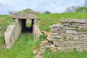 Tumulus du Montioux image