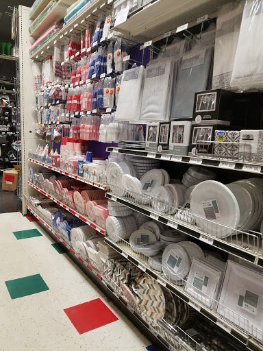 Shopping Mall «Central Shopping Plaza», reviews and photos, 3825 NW 7th St, Miami, FL 33126, USA