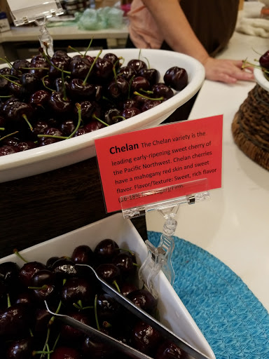 Grocery Store «New Seasons Market Mountain Park», reviews and photos, 3 Monroe Pkwy, Lake Oswego, OR 97035, USA