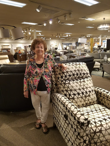 Furniture Store «Art Van Furniture - Muskegon», reviews and photos, 630 Seminole Rd, Muskegon, MI 49441, USA