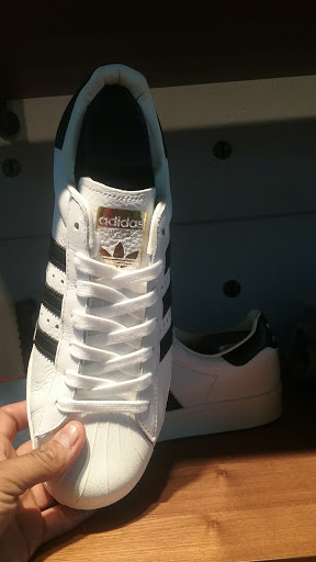 Shoe Store «Adidas Originals», reviews and photos, 8009 Melrose Ave, Los Angeles, CA 90046, USA