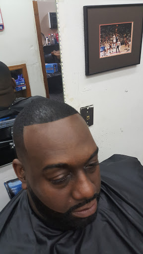 Barber Shop «Naps Barber Shop», reviews and photos, 1109 W Roosevelt Rd, Maywood, IL 60153, USA