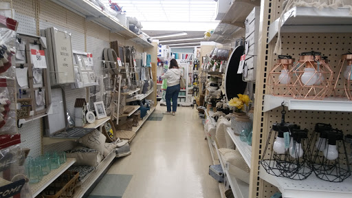 Fabric Store «Jo-Ann Fabrics and Crafts», reviews and photos, 902 W Kimberly Rd Ste 41, Davenport, IA 52806, USA