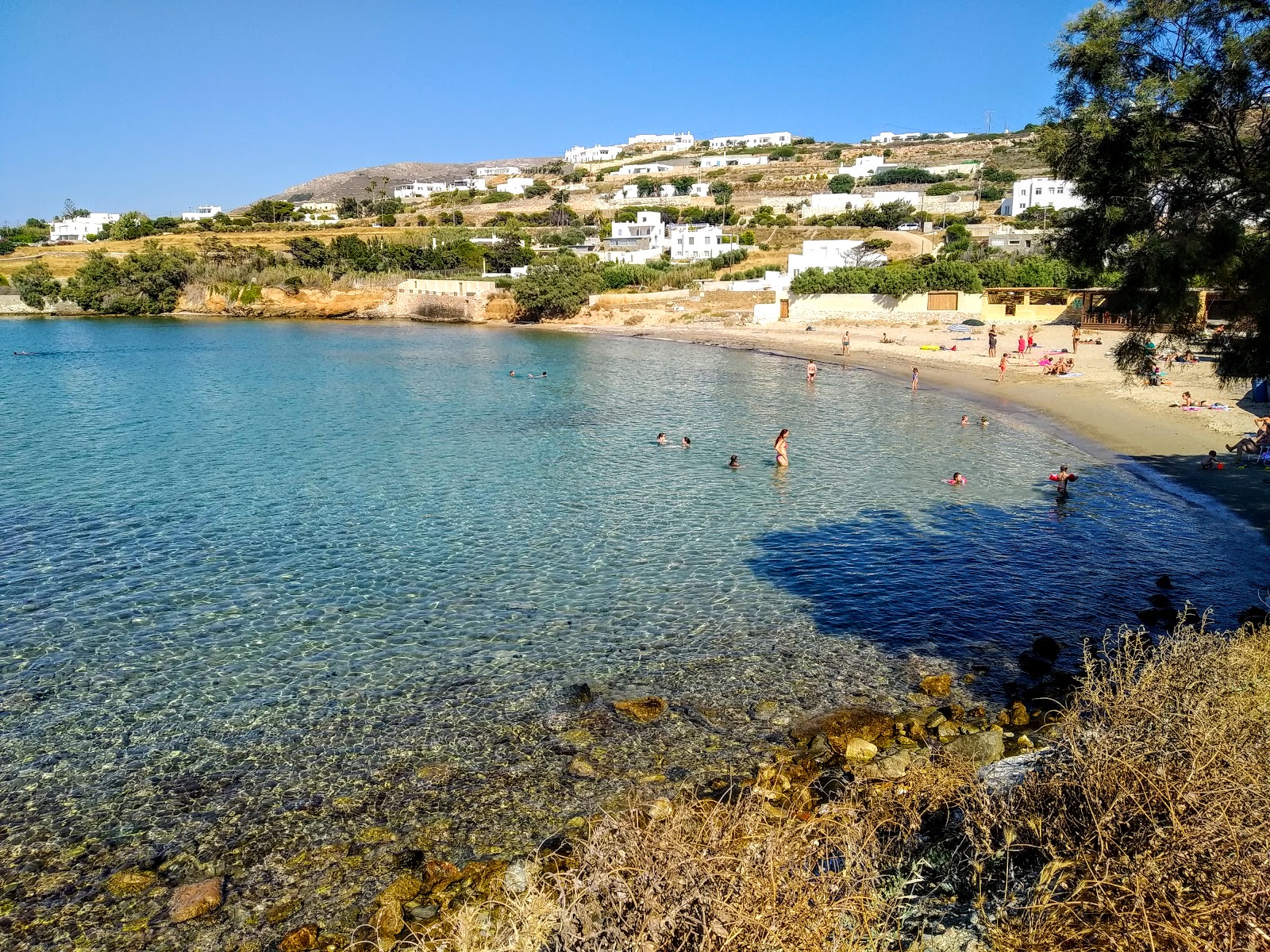 Foto de Delfini beach com areia brilhante superfície