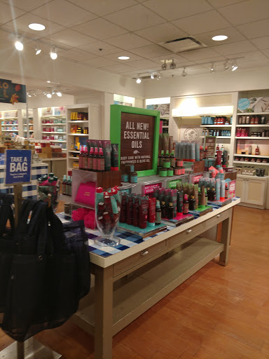 Shopping Mall «DeSoto Square Mall», reviews and photos, 303 301 Blvd W, Bradenton, FL 34205, USA