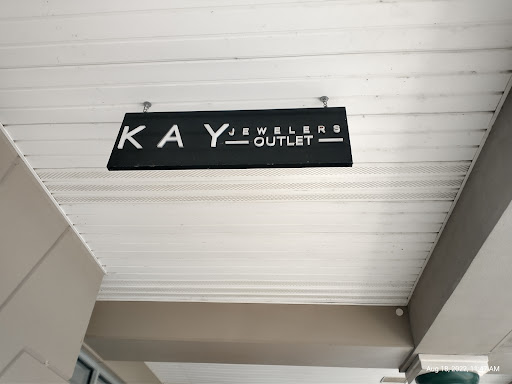 Jewelry Store «Kay Jewelers», reviews and photos, 7175 Aurora Rd, Aurora, OH 44202, USA