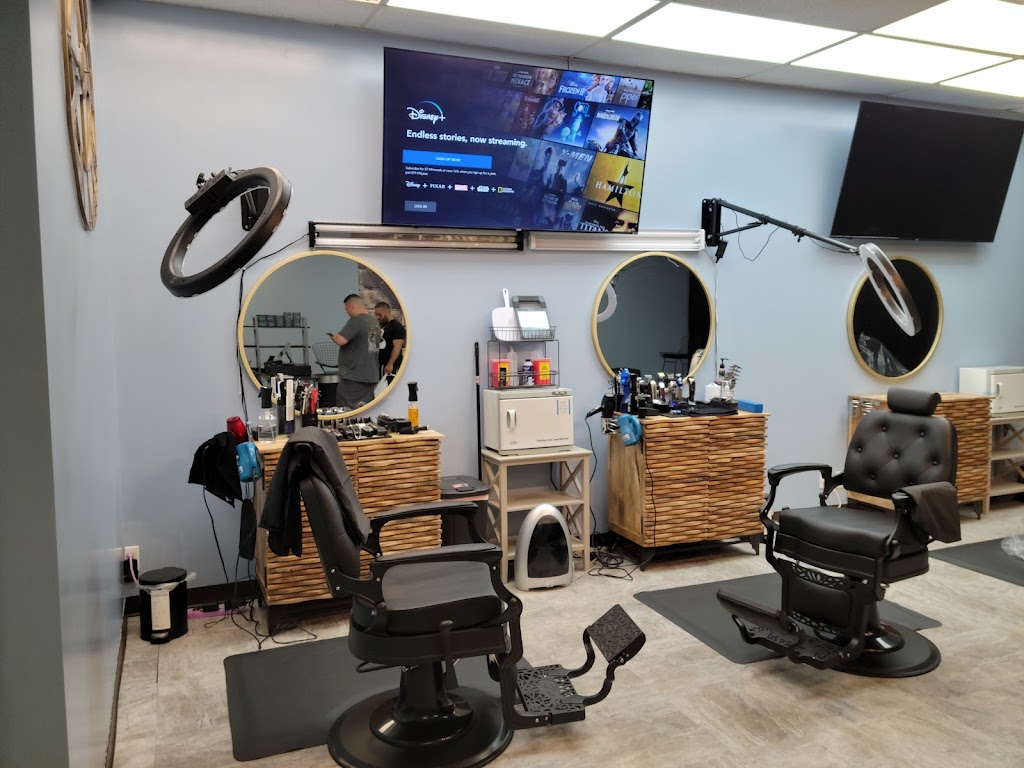 Ramos Barbershop 77802