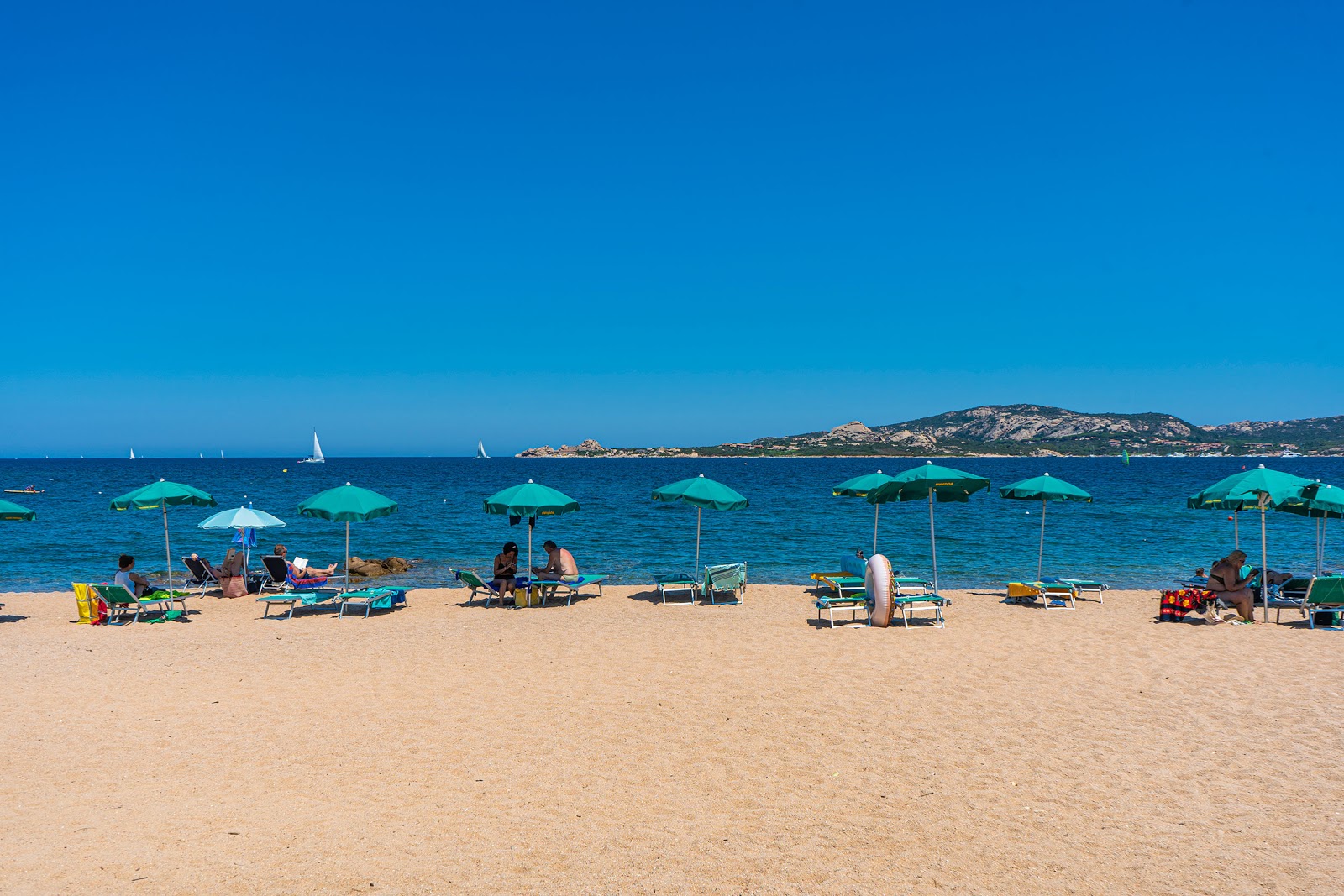 Valokuva Spiaggia Anfiteatroista. pinnalla sininen puhdas vesi:n kanssa