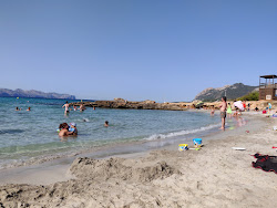 Sant Joan Plajı'in fotoğrafı imkanlar alanı