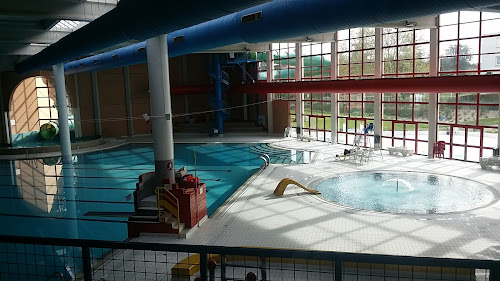 (piscine fermée) ELS - bowling et squash ouverts - à Issoudun