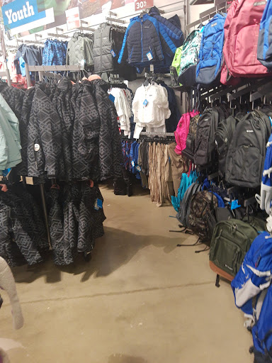 Sportswear Store «Columbia Sportswear Outlet», reviews and photos, 6800 Oxon Hill Rd #600, Oxon Hill, MD 20745, USA