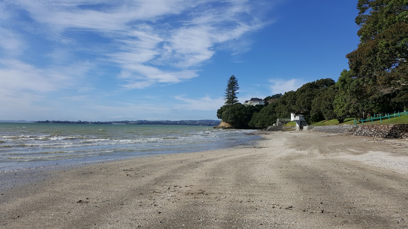 Howick Beach'in fotoğrafı geniş plaj ile birlikte