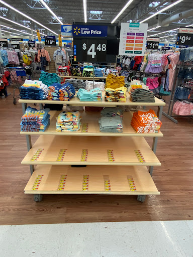 Department Store «Walmart Supercenter», reviews and photos, 2801 Commerce Dr, Coralville, IA 52241, USA