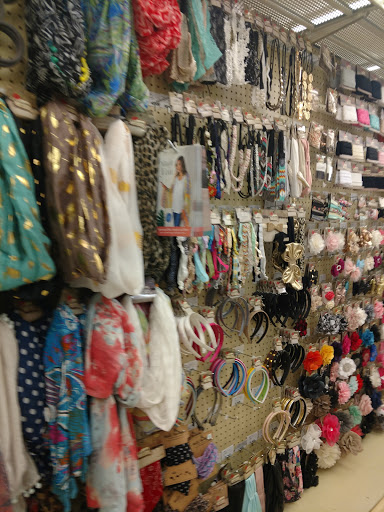 Craft Store «Hobby Lobby», reviews and photos, 44725 Schoenherr Rd, Sterling Heights, MI 48313, USA