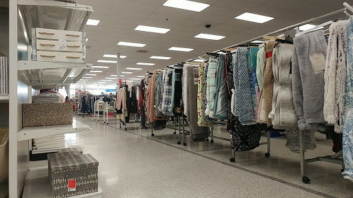 Clothing Store «Ross Dress for Less», reviews and photos, 1985 W Malvern Ave, Fullerton, CA 92833, USA